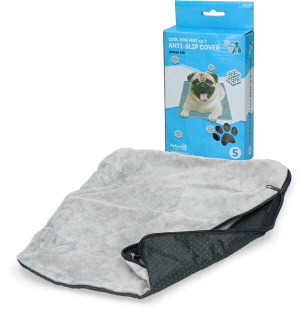 CoolPets Dog Mat 24/7 Anti-Slip Cover (40x30cm) S - Image 2